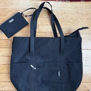 Baggallini NEW wristlet wallet with FREE Tote - tote and pouch set